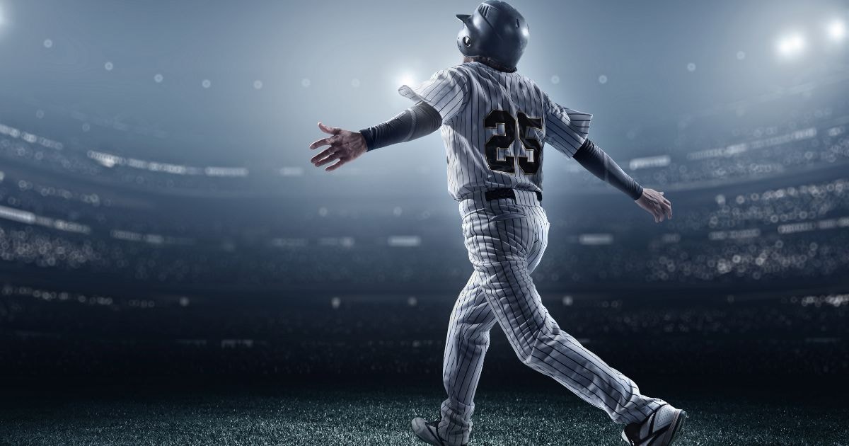 best-sports-card-scanner-apps-geekflare