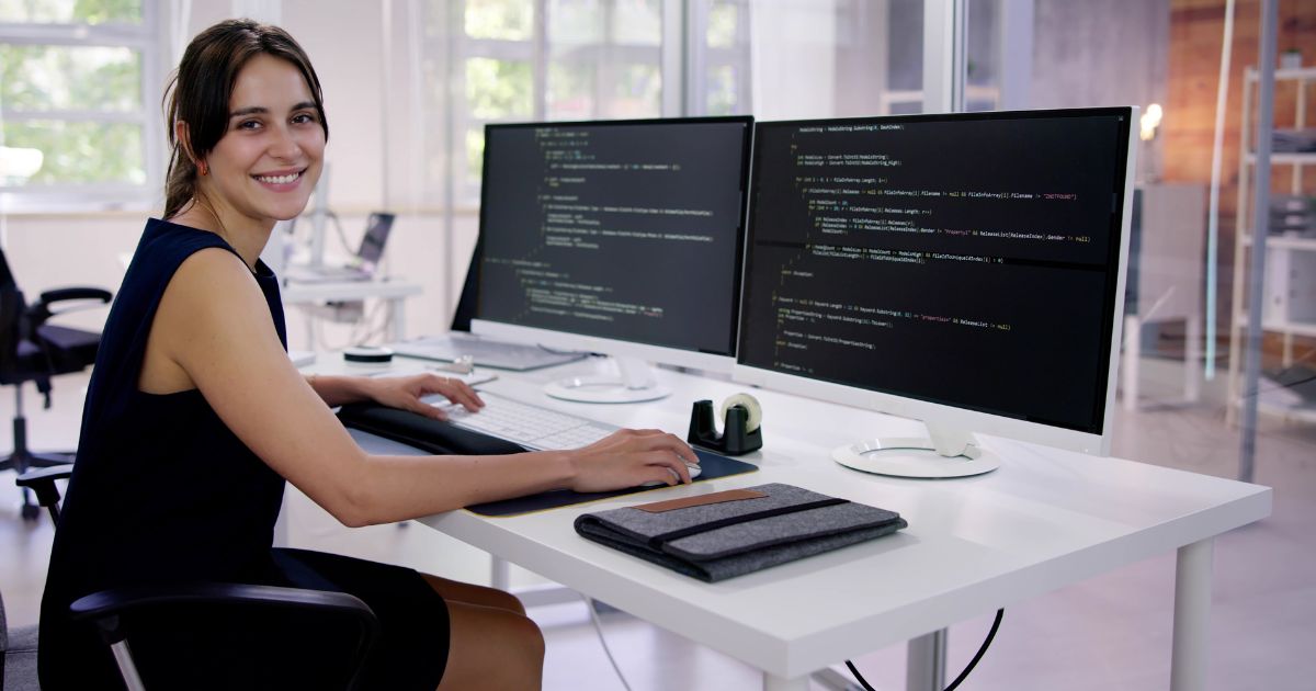 How to Create DataFrame in R to Keep Data in an Organized Way
