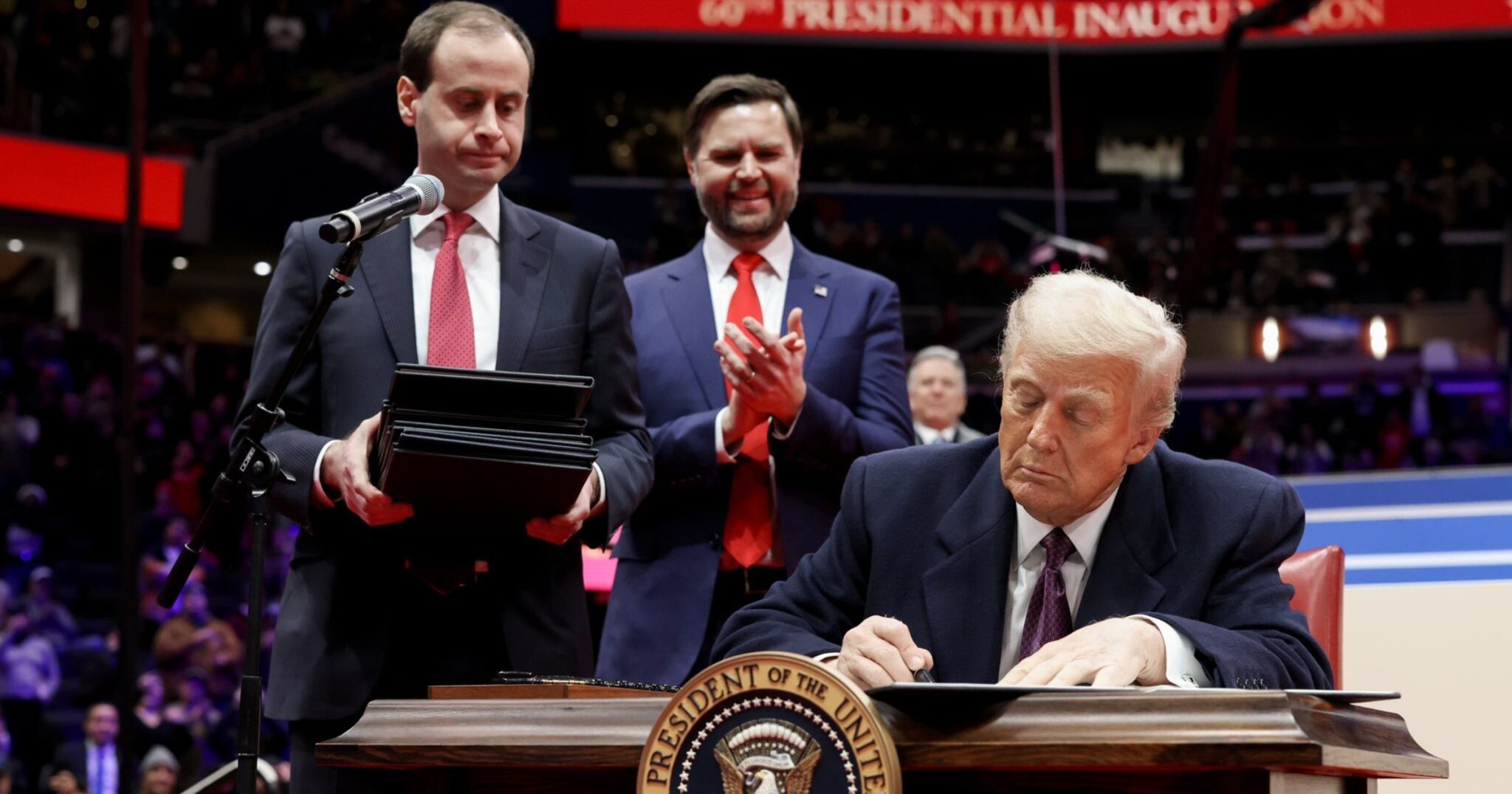 Trump (2)