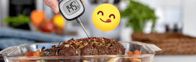 Una persona está utilizando un termómetro de cocina en un plato de cristal.
